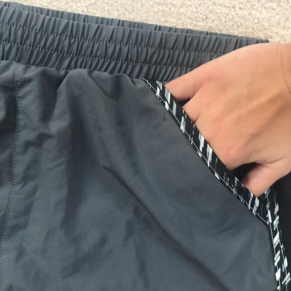 Under armour shorts - Picture 6 of 8